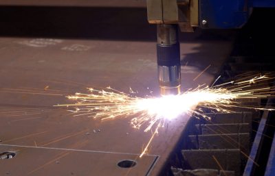 Plasma cutter making sparks
